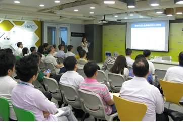 Audiences enjoying the presentation of Ms Ann YIM, Product Manager of Vincent Medical Manufacturing Company Limited.